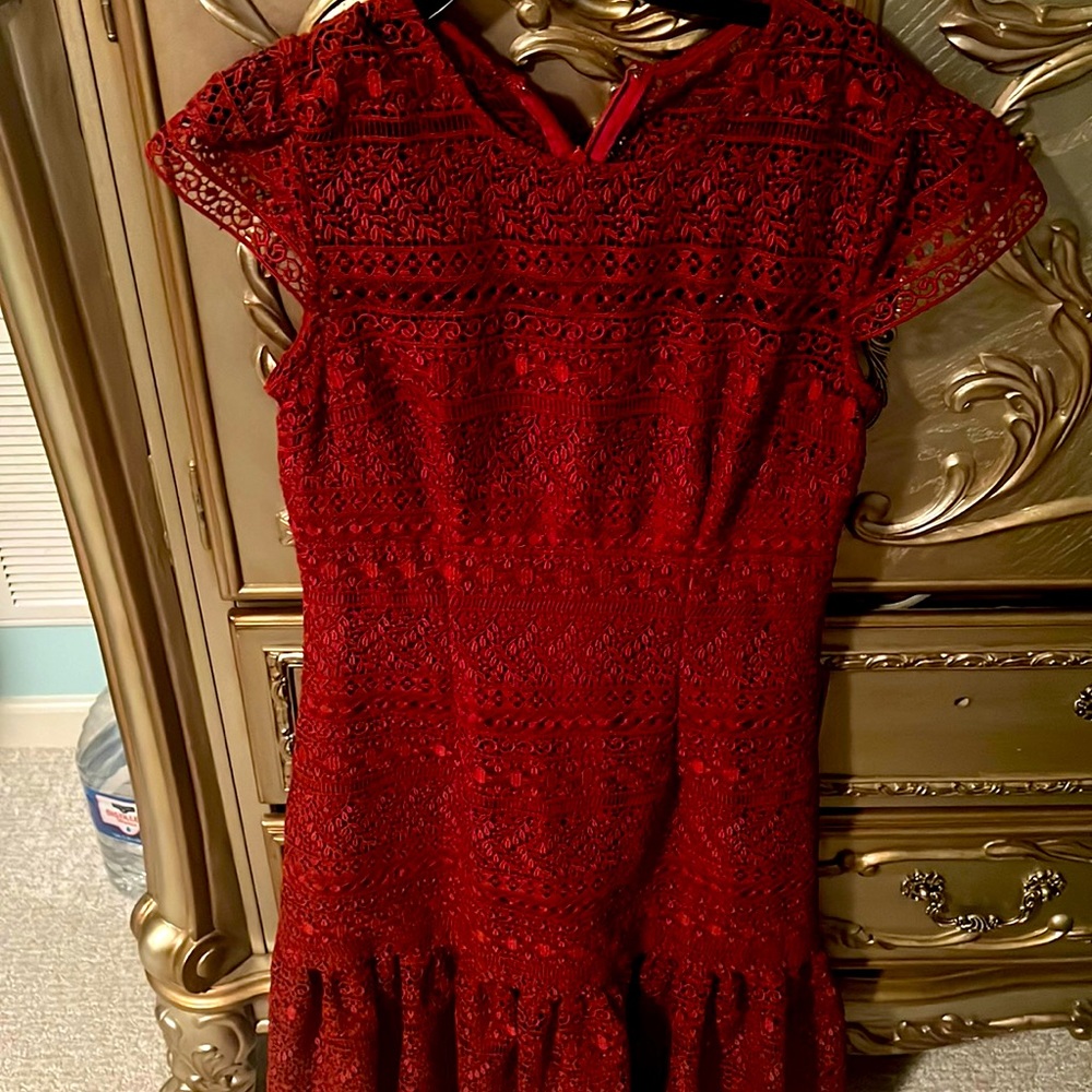 Gorgeous dress.
